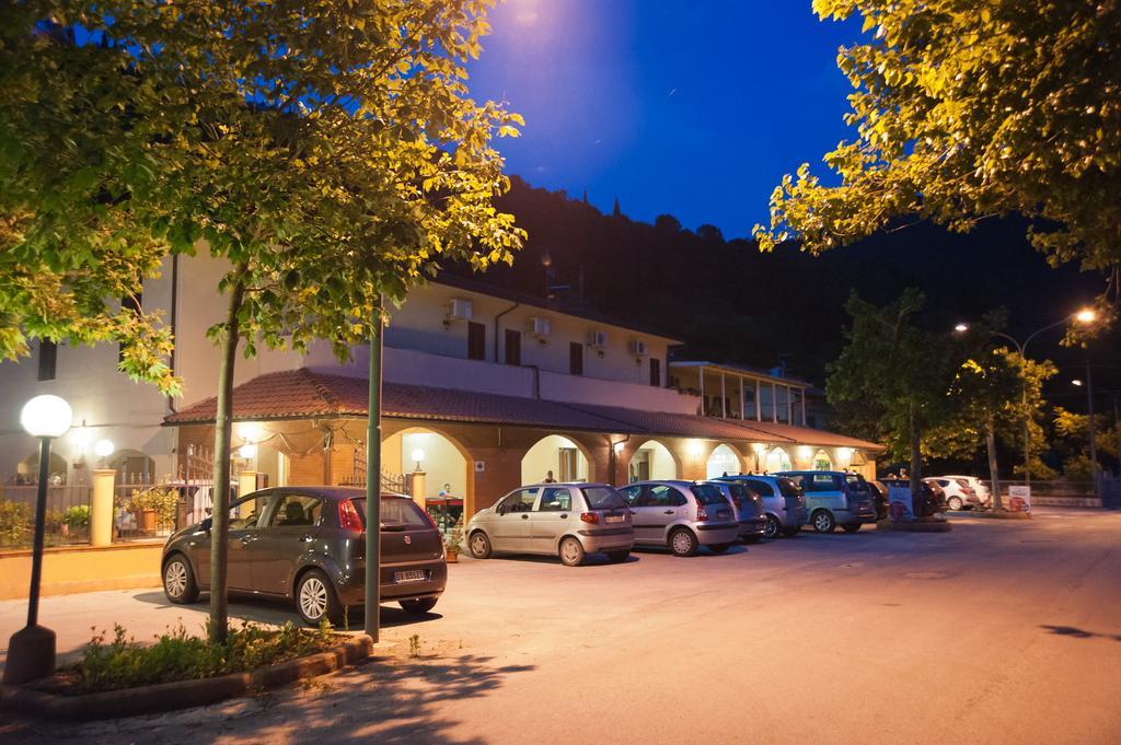 Albergo Magrini Della Genga Genga  Dış mekan fotoğraf