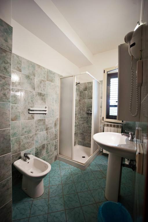 Albergo Magrini Della Genga Genga  Oda fotoğraf